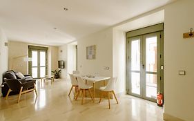 1E Azofaifo St Apartment